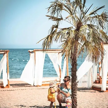 Le Marden Отель