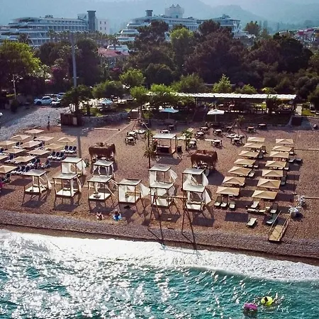 Ξενοδοχείο Le Marden Τεκίροβα